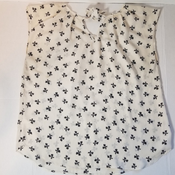Lauren Conrad LC Key Hole Bow Print Blouse Lightweight Flowy Top Women's Medium - Picture 2 of 8